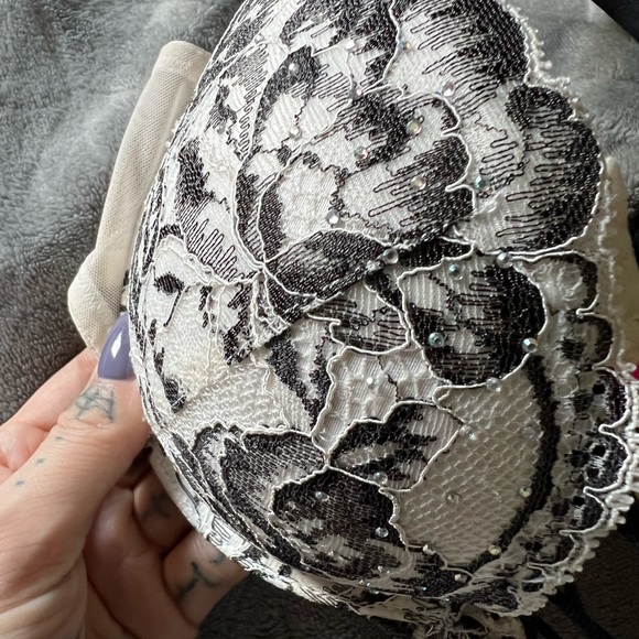 2/$40✨ LaSenza Beyond Sexy Bra - Picture 3 of 6